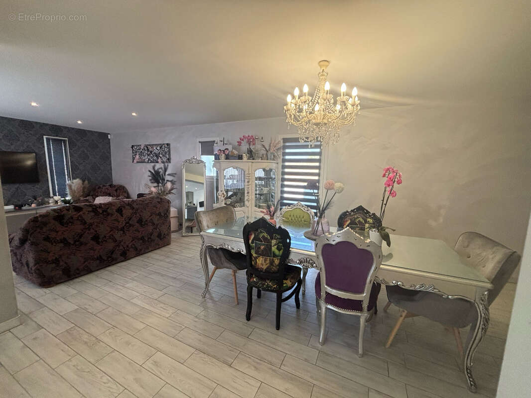 Maison à MONTADY