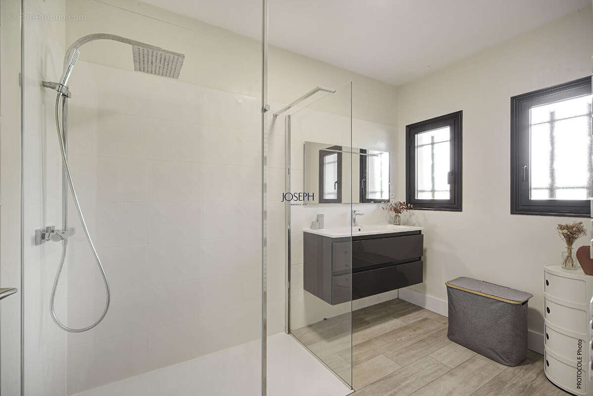 Maison à LA SALVETAT-SAINT-GILLES