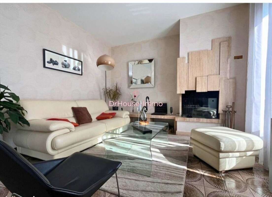 Maison à FLEURY-LES-AUBRAIS