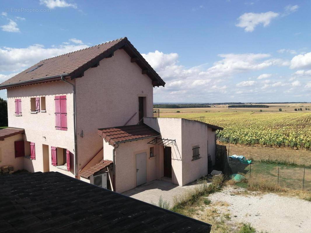 Appartement à SAVOUGES