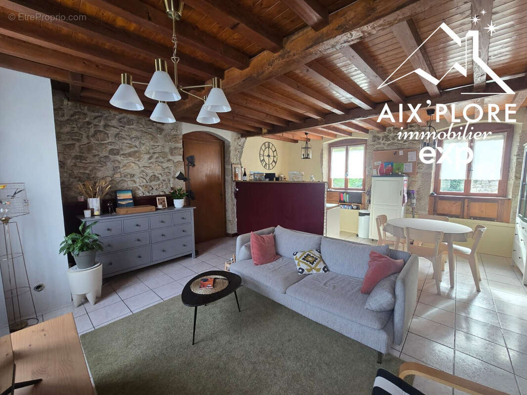 Maison 156 m² à Yenne  - photo 2