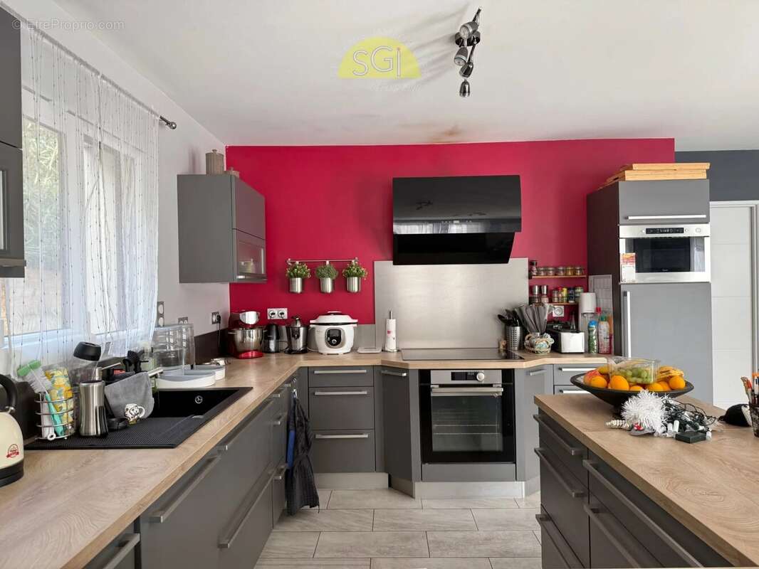 Maison à SAINT-GENIS-DES-FONTAINES