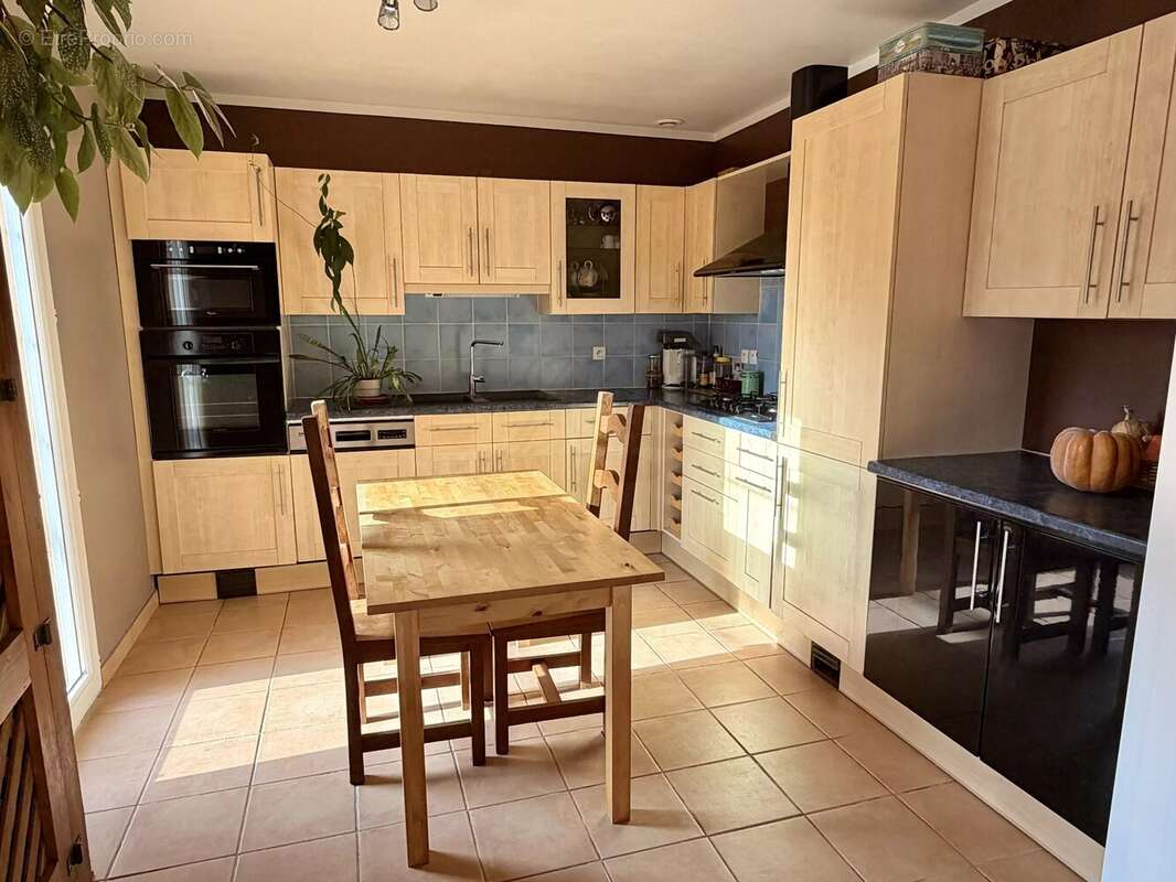 Maison à BAGNOLS-EN-FORET