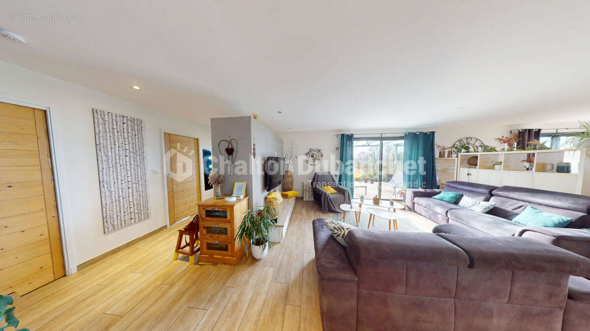IGUERANDE - Maison  6 pièce(s) 156 m² - photo 3
