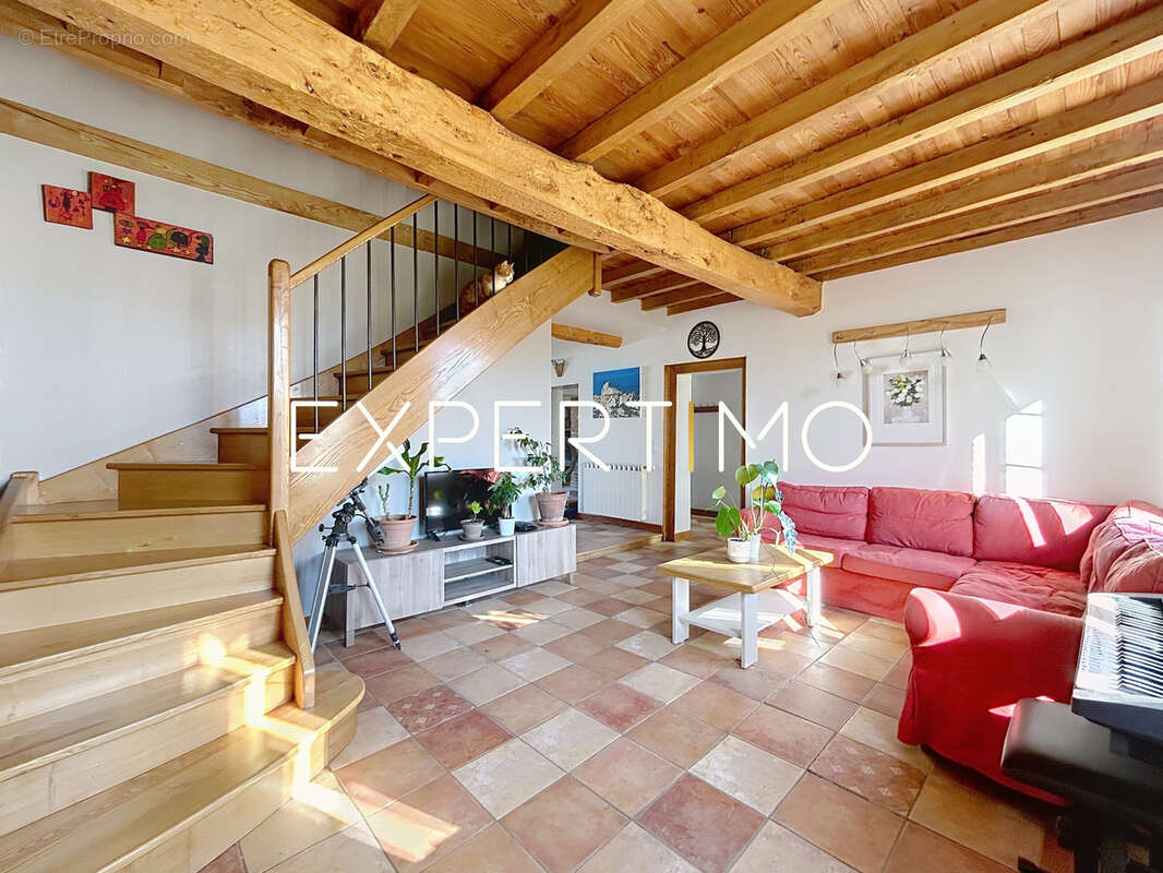 Maison à AYGUESVIVES