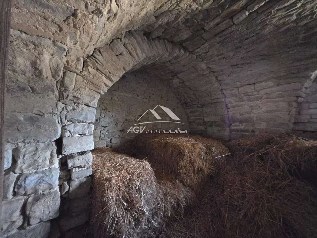 Maison à VEZENOBRES