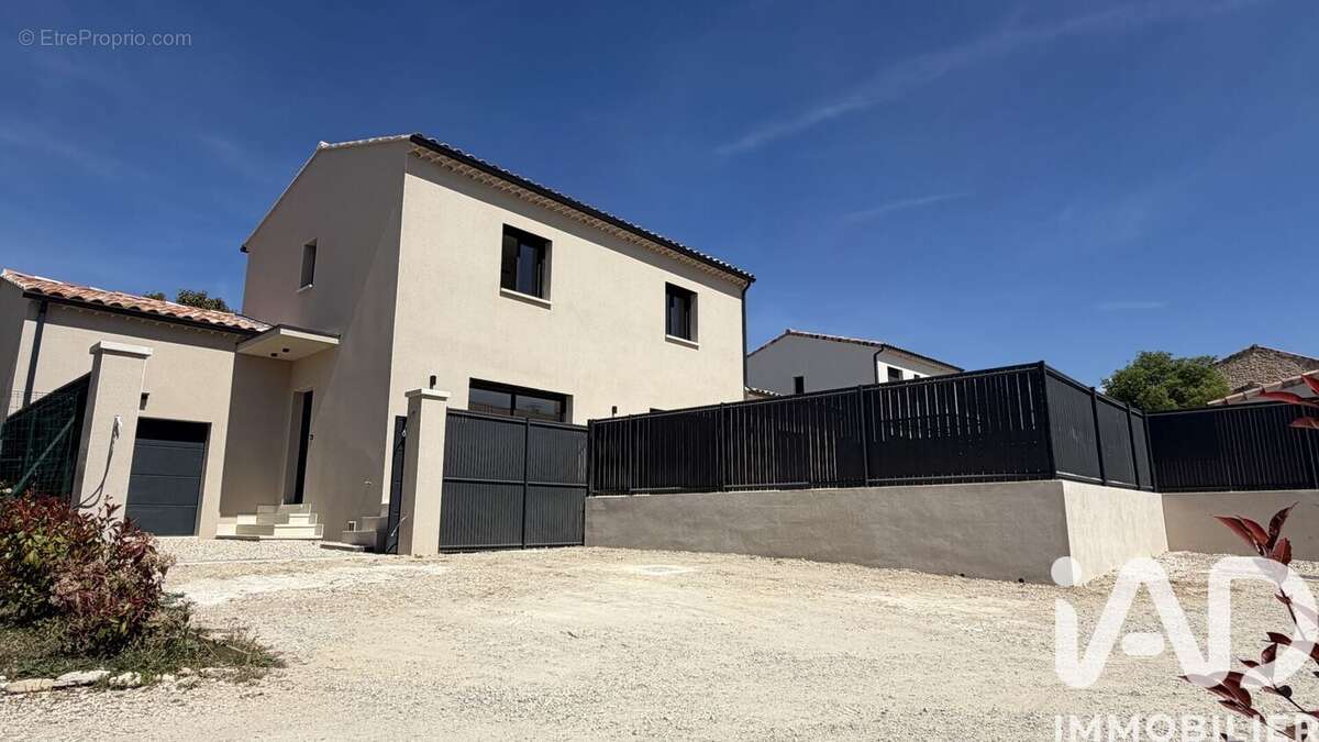 Maison 135 m² à Saint-Pierre-De-Vassols  - photo 4