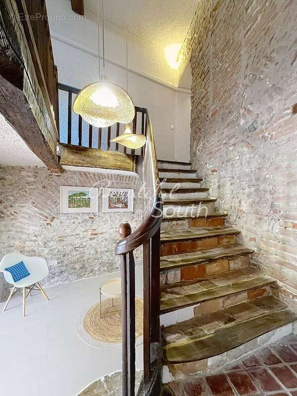 Élégante maison de village rénovée avec cour privée, Claira - photo 3