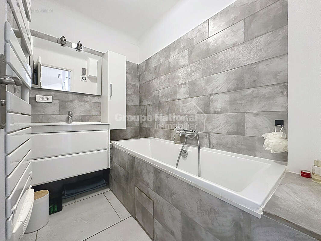Appartement à PEYMEINADE