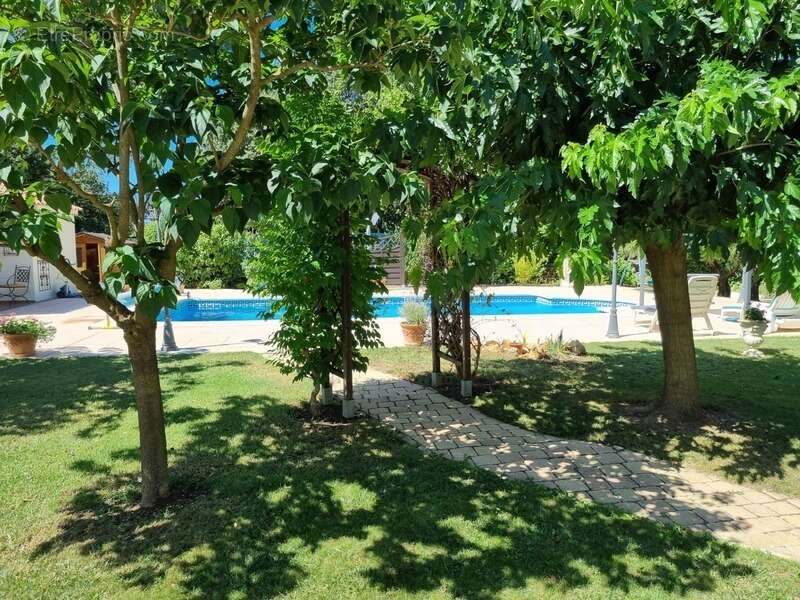 Maison à SAINT-MAXIMIN-LA-SAINTE-BAUME