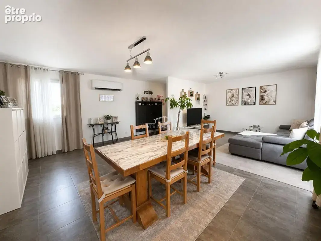 A VENDRE - Belle maison familiale T5 au calme, au fond d'une impasse à Saint-Victoret - photo 6