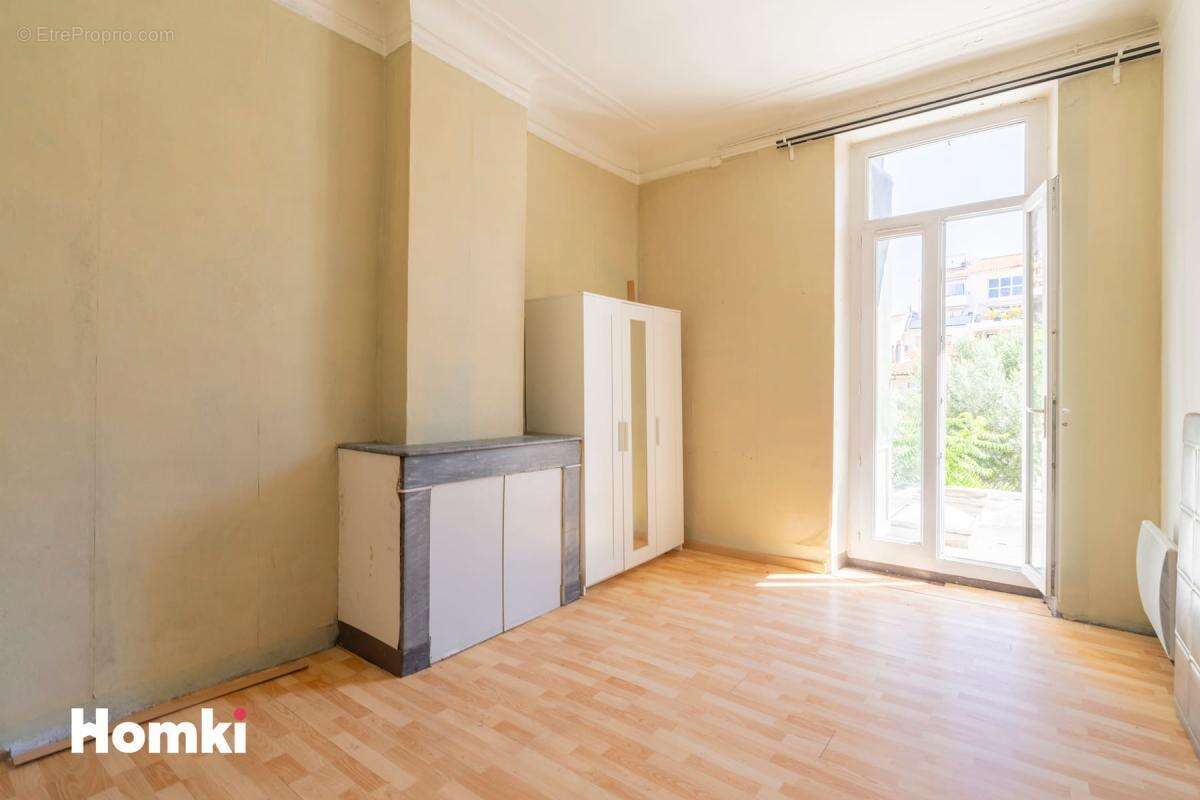 Appartement à MARSEILLE-6E