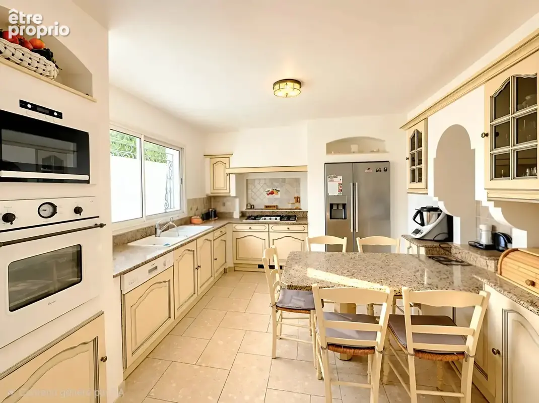 Villa de luxe à vendre à Mougins – 198 m²  5 chambres  Piscine  Deux T2 indépendants - photo 6