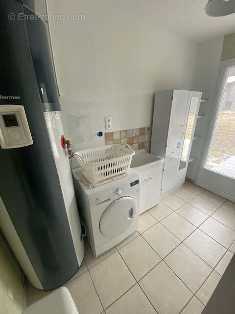 Très belle maison de plain-pied avec garage et double garage sur beau terrain de 2700 M2 - photo 10