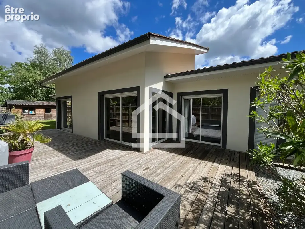 Maison à HOURTIN