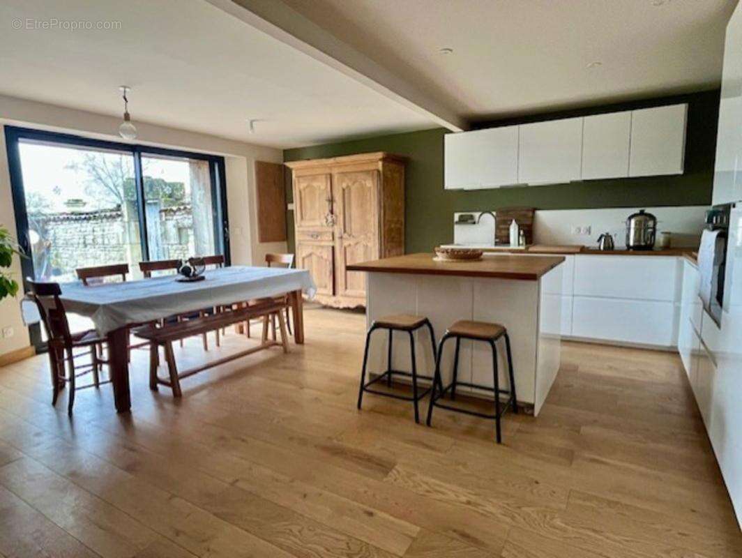 Maison à vendre 7 pièces LE SEURE (17) - photo 2