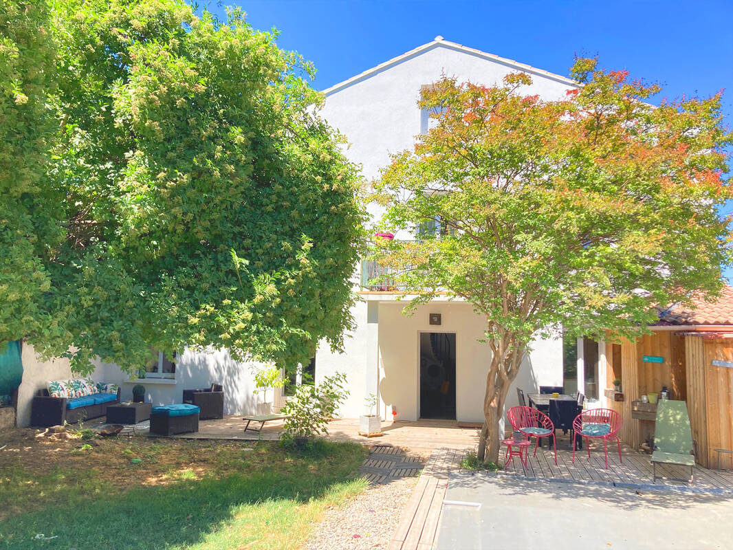 Maison à MONTELIMAR