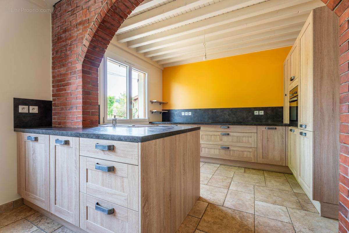 Maison à SAINT-GERMAIN-SUR-L&#039;ARBRESLE