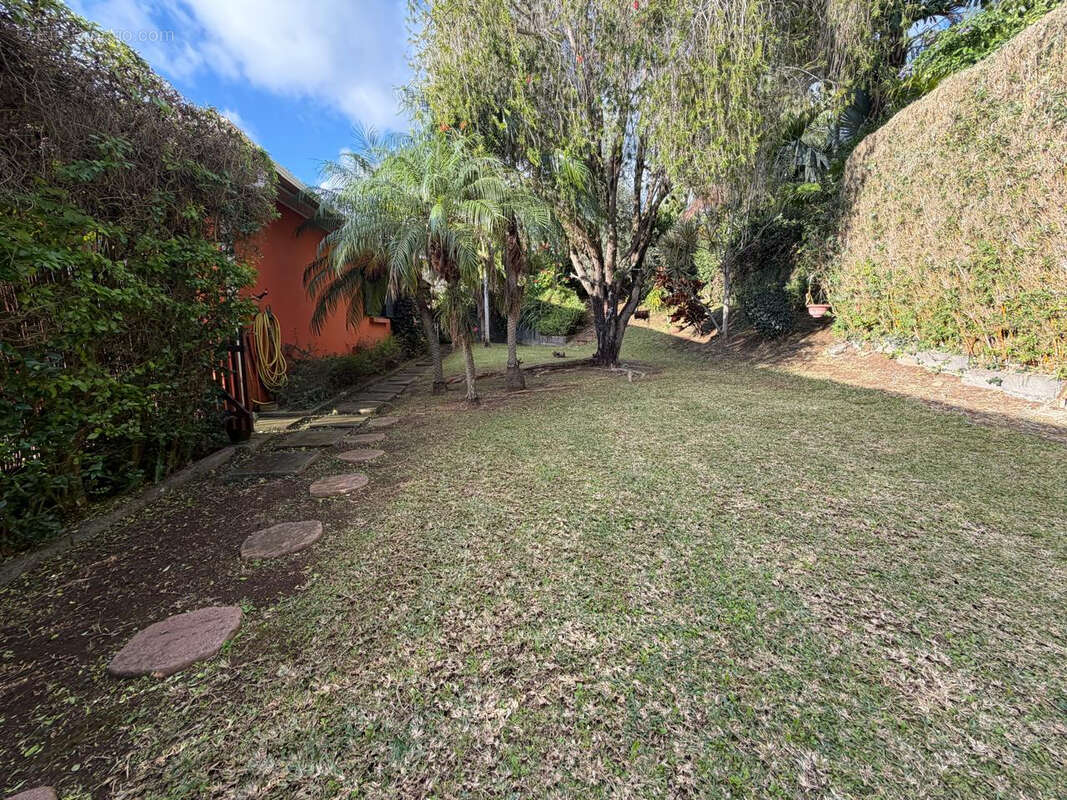 Maison à LES TROIS-BASSINS