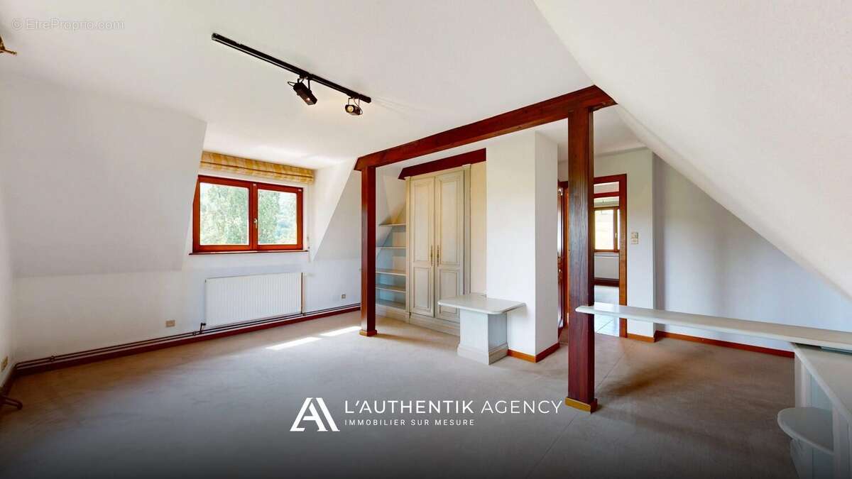 Maison 243 m² à Cosswiller  - photo 9