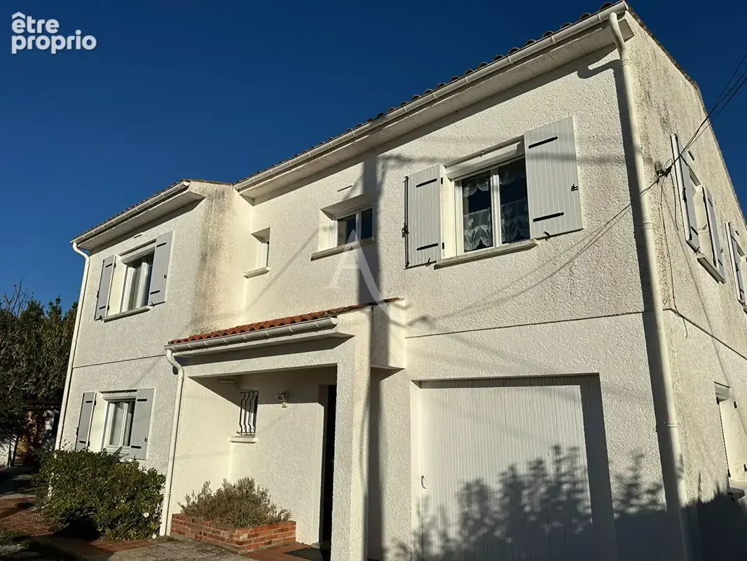 Rochefort - belle maison familiale de 167 m² - 5 chambres, deux garages , fort potentiel ! - photo 1