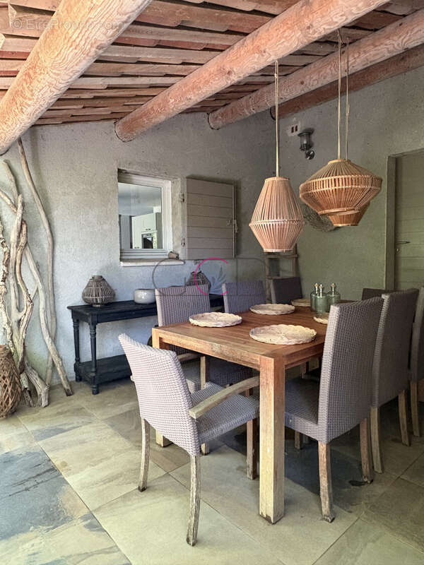 Coup de cœur : Magnifique Villa de village à Saint-Martin-de-la-Brasque. - photo 6