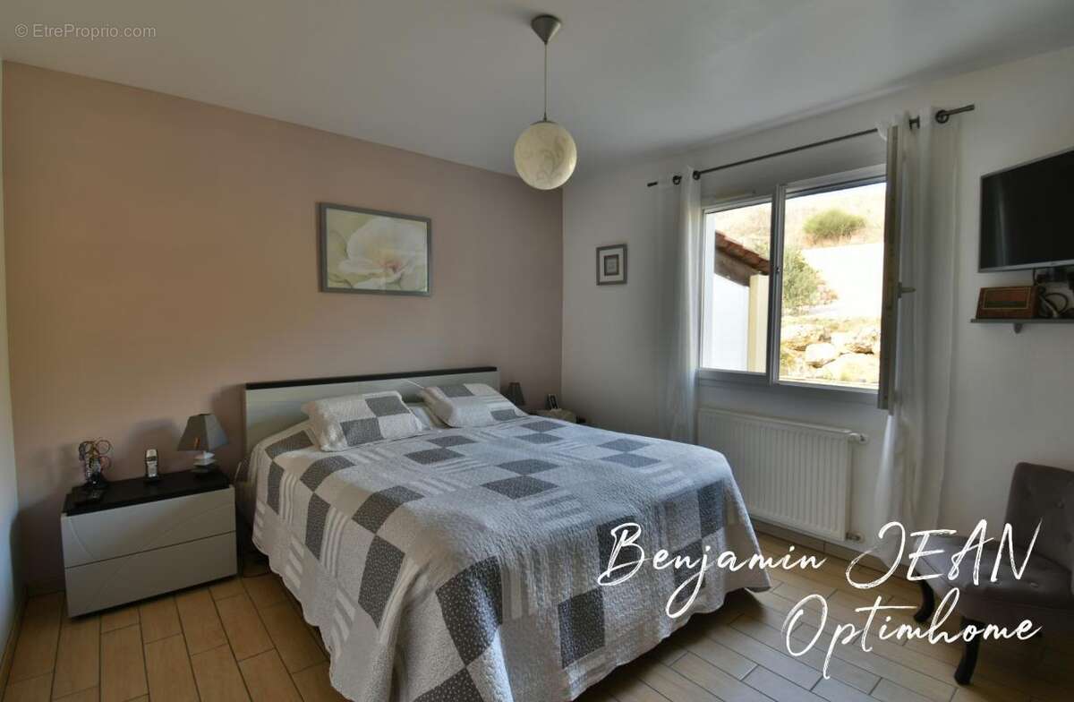À vendre – Maison de plain-pied 115 m² à Nissan-lez-Enserune - photo 17