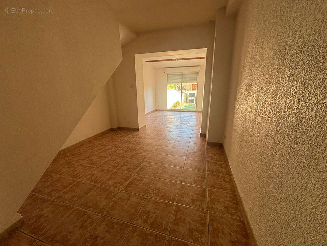 Appartement à ENSUES-LA-REDONNE