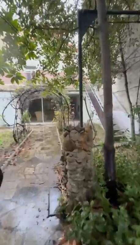 Maison à COURBEVOIE