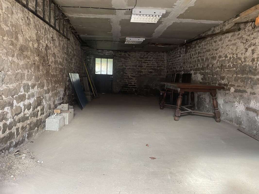 Maison à VIC-DES-PRES