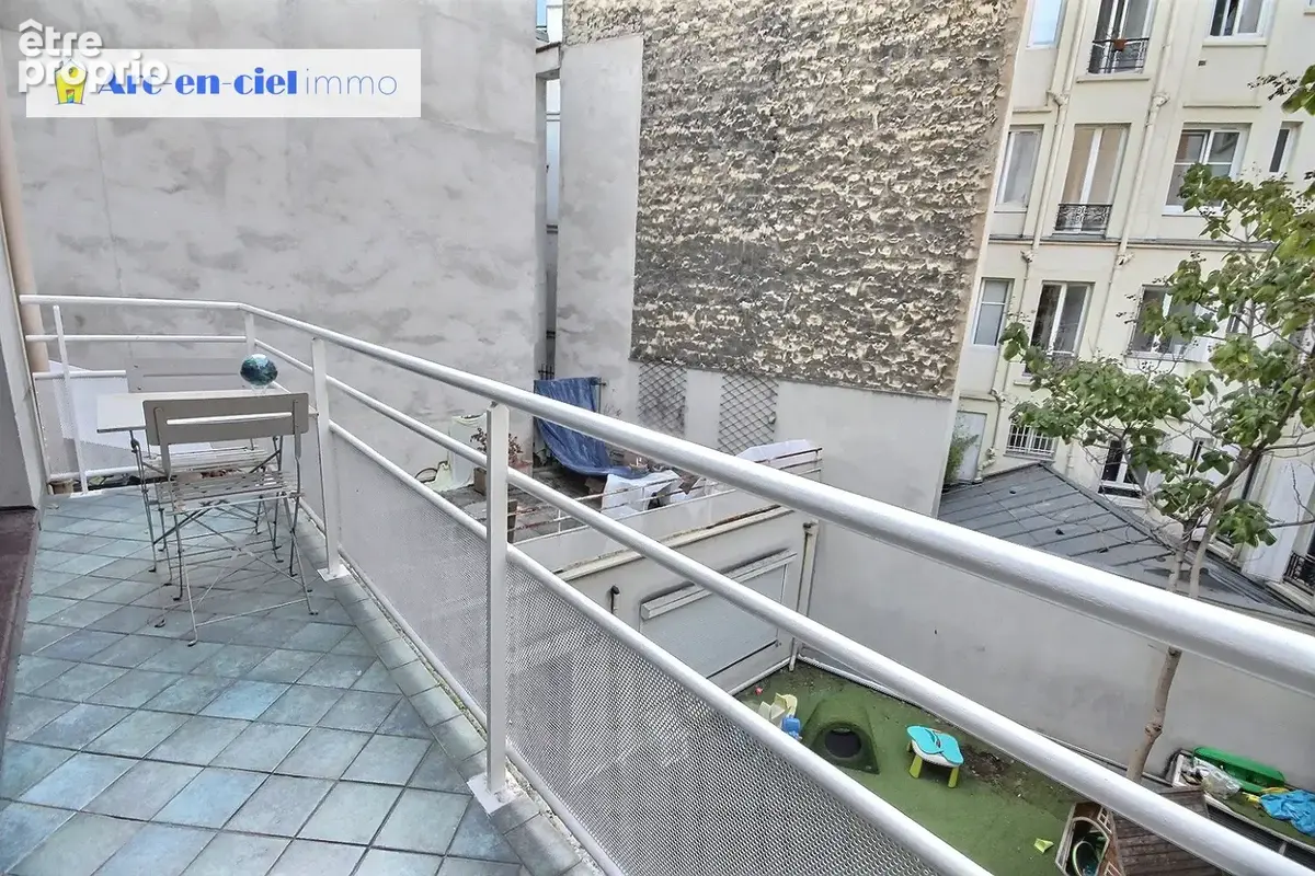 Place de la république - Canal Saint-Martin - 2 pièces - 45m2 - photo 6