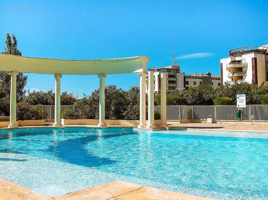 Le cap d'agde - t2 vue mer avec parking,cellier ascenseur, piscine - photo 8