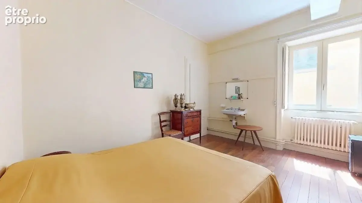 Saint-Just – Grand appartement familial de 193 m² à rénover - photo 9