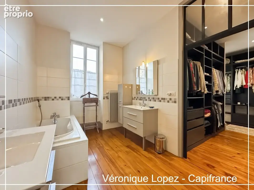 Agen quartier Préfecture, élégante demeure du XIXe siècle de 292 m² avec ascenseur, jardin, garage et piscine - photo 9