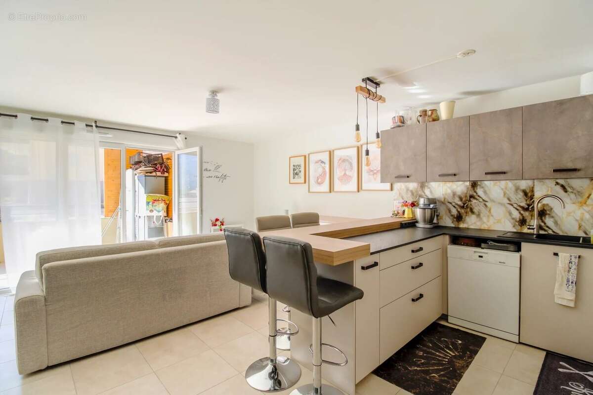 Appartement à SAINT-MARTIN-DU-VAR