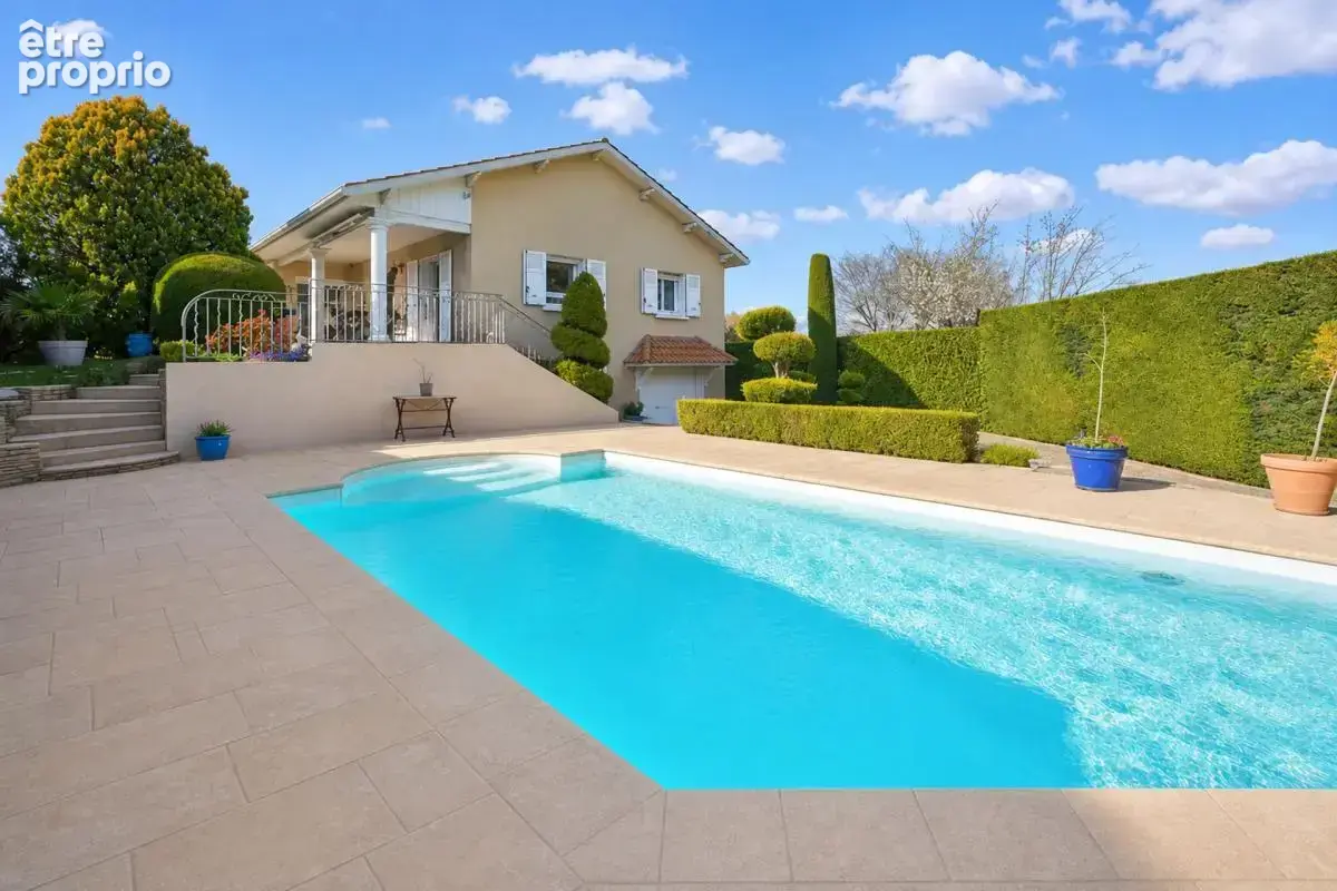 Charmante maison avec piscine à Saint-Laurent-de-Mure - photo 2