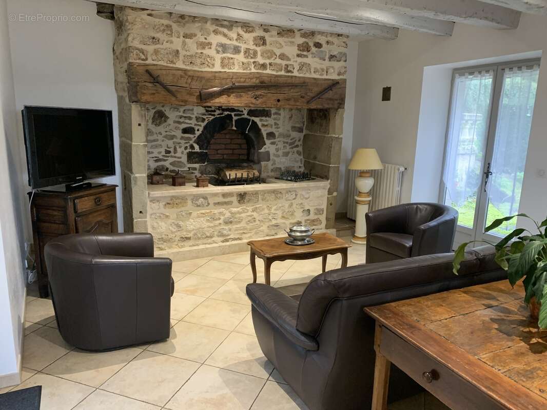 Maison à SAINT-CERNIN-DE-LARCHE