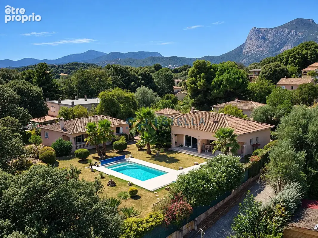 Propriété d'exception avec 3 maisons, piscine et jardin paysagé - Plaine de Peri - photo 2