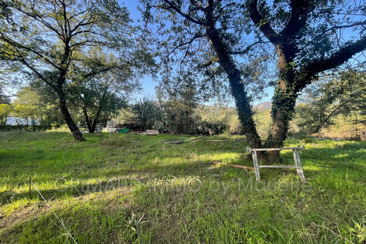 Terrain à GRIMAUD