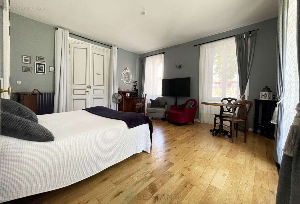 Maison à CHERVES-RICHEMONT