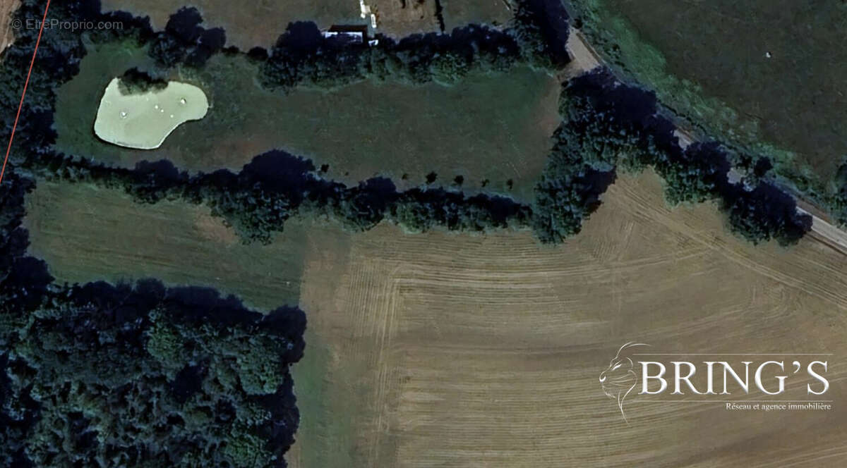 Terrain à VILLAINES-LA-CARELLE