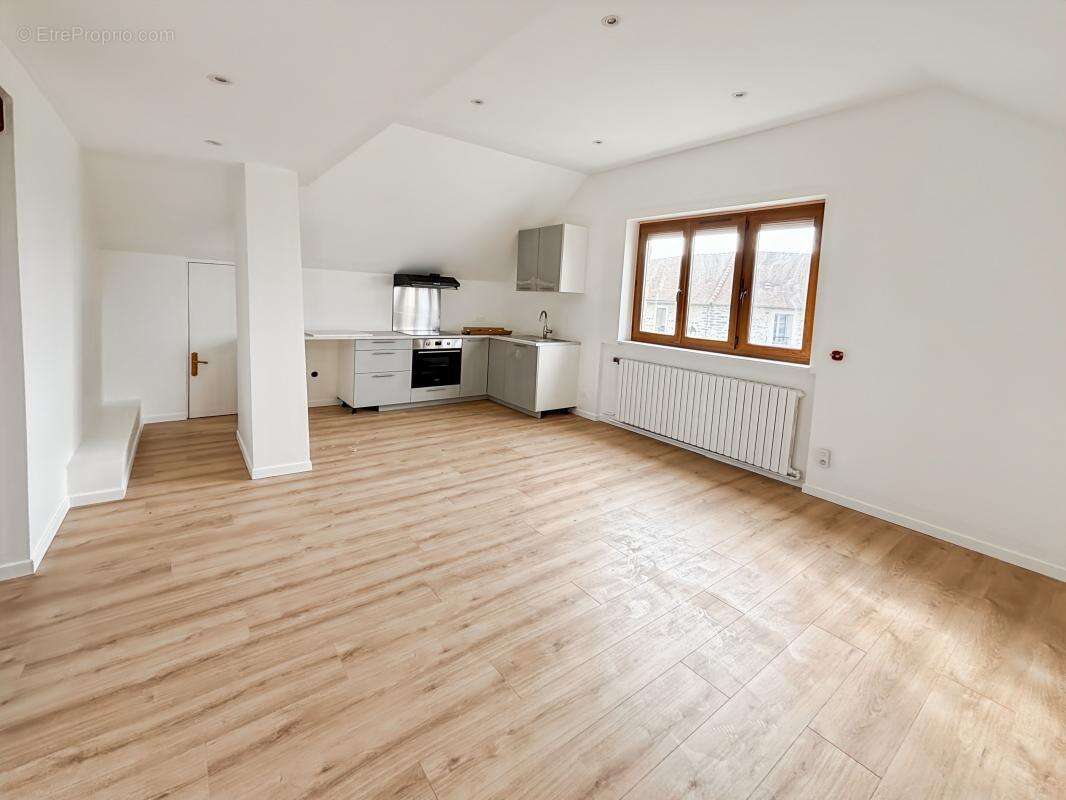 Appartement à MAUCHAMPS