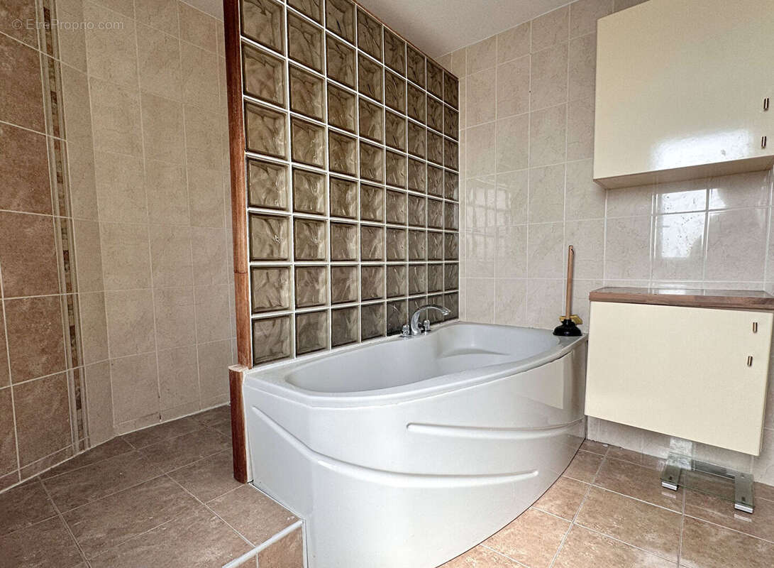 Appartement à MONTIGNY-LE-BRETONNEUX