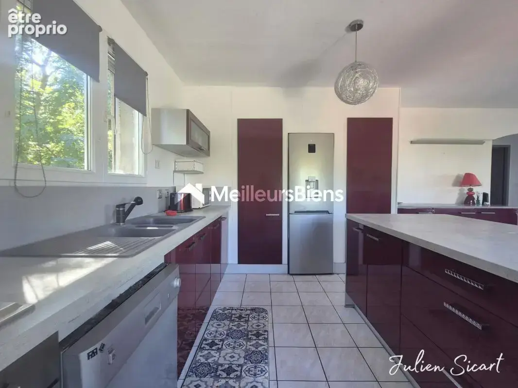 Maison 4 faces de 213 m² habitables – 2 appartements T4 – Terrain de 535 m² - photo 5