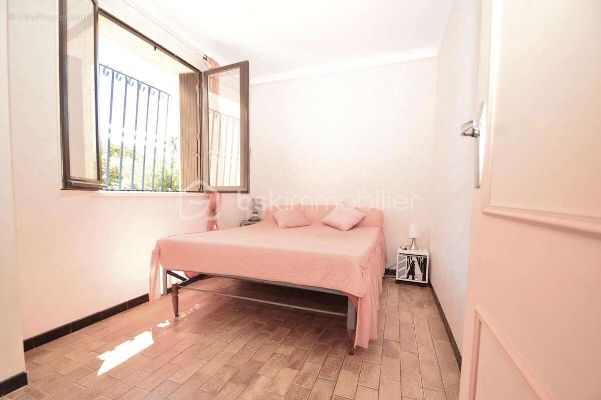 Opportunité rare : maison de 4 appartements indépendants proche de la mer - photo 15