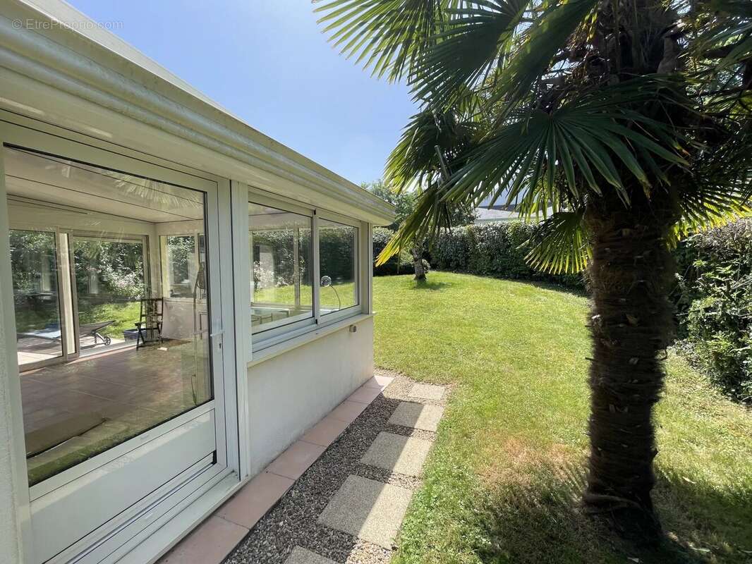 Maison - Plain-pied 87 m² - 2 chambres et 1 bureau + garage + terrasse  Terrain 500 m² - Elven centre à pied 700 m - photo 13
