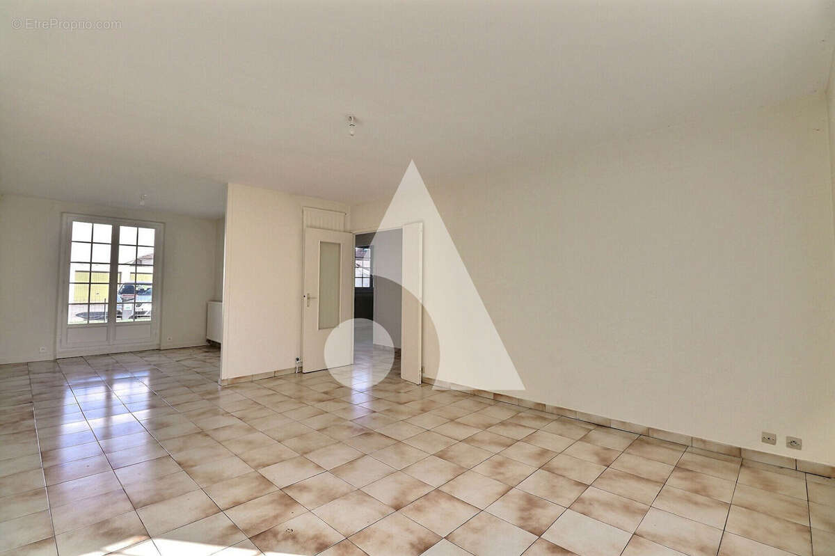 Maison à AUVERS-SUR-OISE