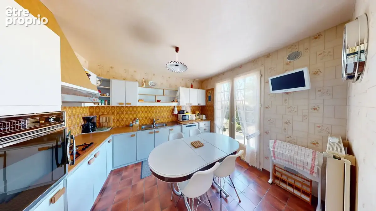 Maison parfaitement entretenue, première main, beau terrain de 1062 m² - photo 3