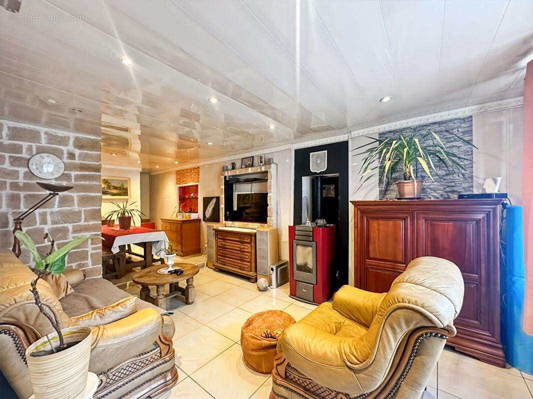 Maison à NOUZONVILLE