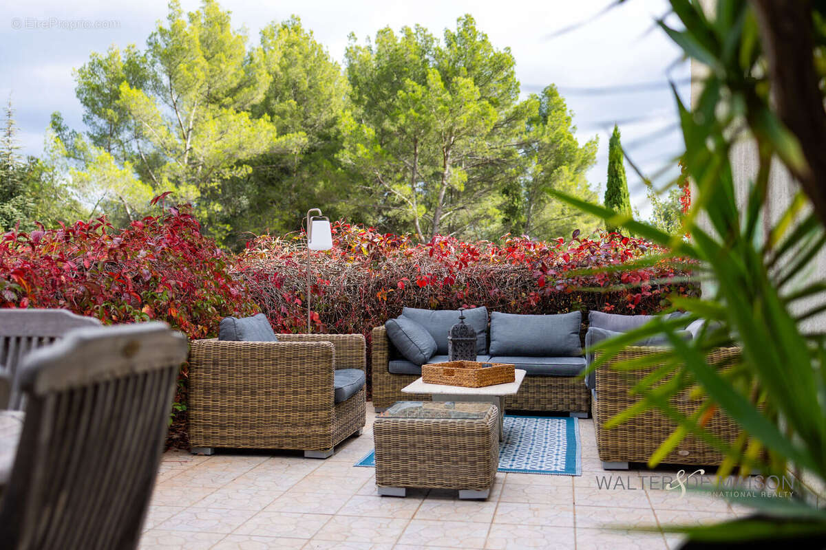 Maison à LE REVEST-LES-EAUX